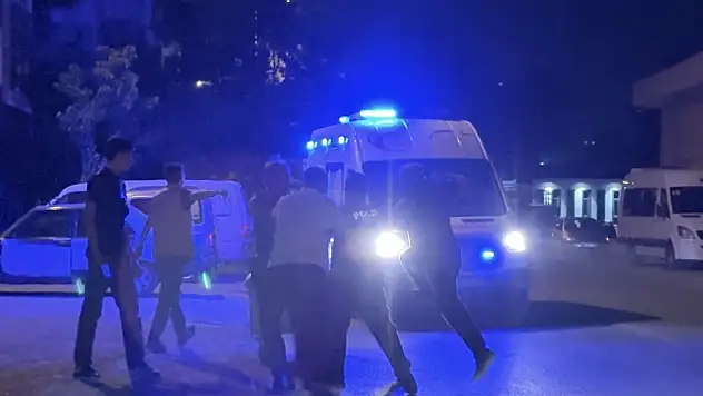 Geceyarısı Fevzi Çakmak Mahallesi'nde bıçaklı kavga