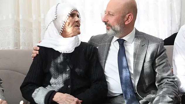 'Geleceği şekillendirecek olan kadınlarımızdır'