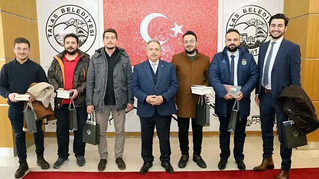 Genç doktorlardan Yalçın'a ziyaret