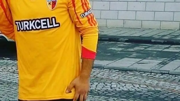 Genç futbolcu trafik kazasında hayatını kaybetti