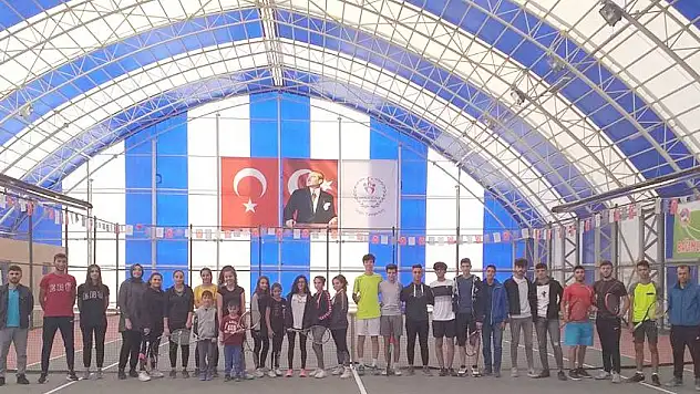 Genç Raketler Amatör Spor Haftasında Raket Salladı