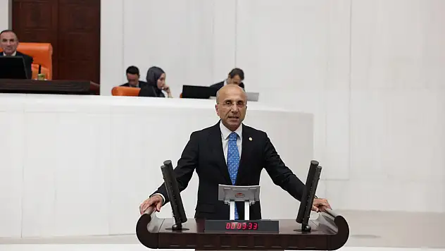 Genç'ten kişiye özel yasa tepkisi