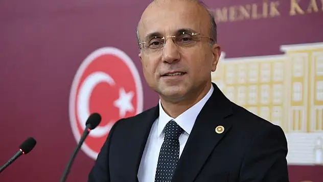 Genç'ten maaş tepkisi