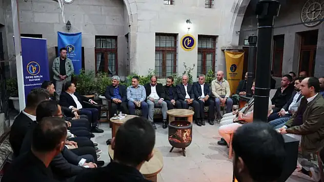 Gençler ve Vali Çiçek, şehrin geleceğini konuştu