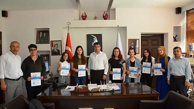 Gençlerden Ecdada Mektup