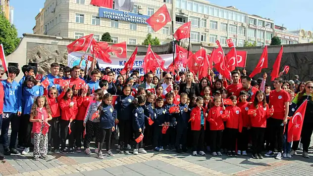 Kutlamaların adresi Cumhuriyet Meydanı...