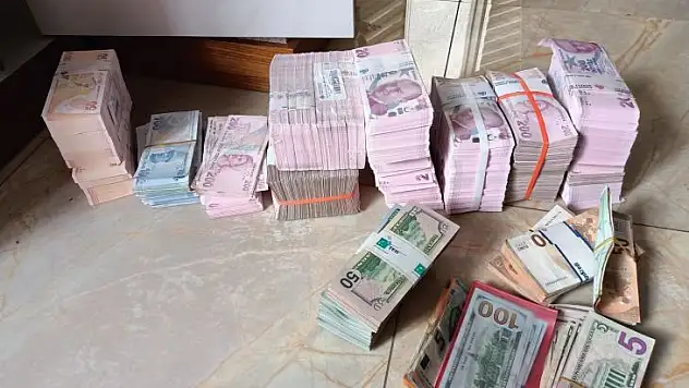Gözaltı sayısı 301'e yükseldi...Bavullardan 500 Milyon çıktı...