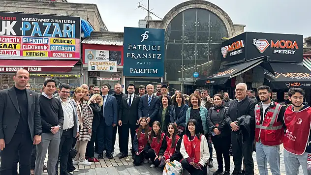 Gözbaşı: 'Gerçek gündem sarayda değil, mutfakta!'