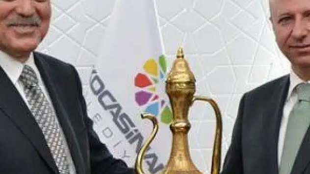 GÜL'DEN ÇOLAKBAYRAKDAR'A 'HAYIRLI OLSUN'