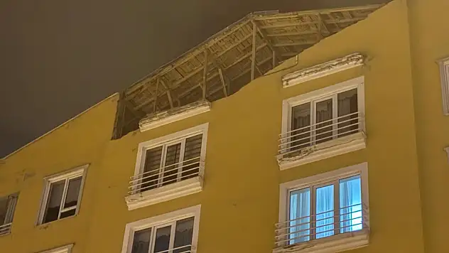 Güm diye yıkıldı… Herkes yataklarından fırladı! İşte Kayseri'de korku dolu o anlar