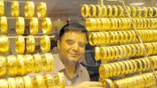 GURBETÇİLER SARRAFLARIN YÜZÜNÜ GÜLDÜRDÜ
