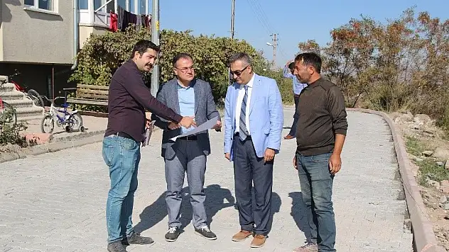 Hacılar'da yol çalışmalarına aralıksız devam ediliyor
