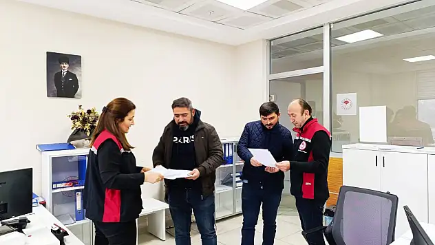 Hafta sonu da çalışıyorlar!