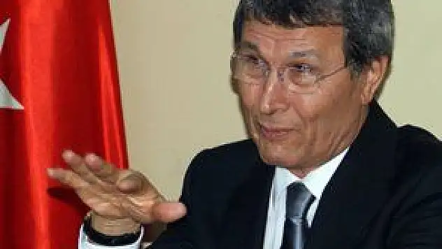 HALAÇOĞLU'NDAN &quotAKP'YE GEÇERSEN&quot CEVABI: &quotAKLIMI YEMEDİM&quot