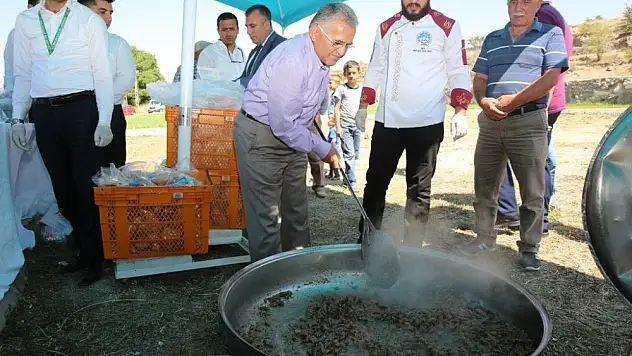 Halk pikniğinde Anadolu Kültür Mozaiği'nin zenginliği sergilendi