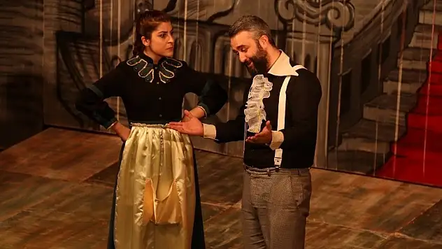 'Hangimiz sevmedik&quot Kayseri'de sahnelendi