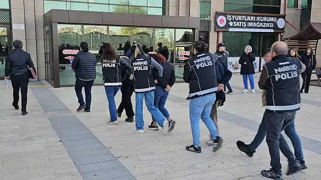 İHA ve dedektör köpeklerle operasyon