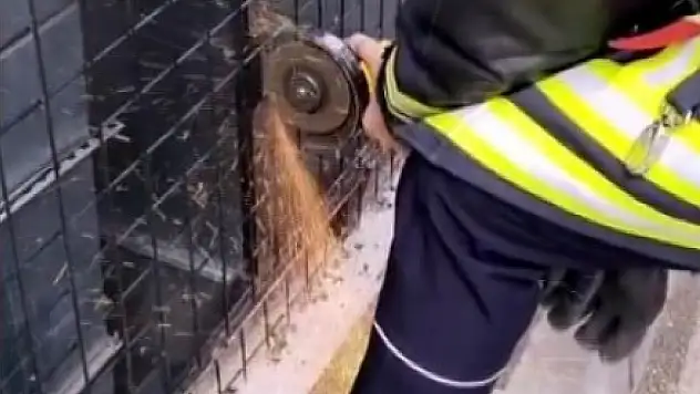 Havalandırma boşluğuna düştü