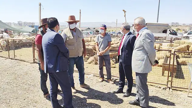 HAYVAN PAZARINDA ESNAF İYİ PARTİ'YE DERT YANDI
