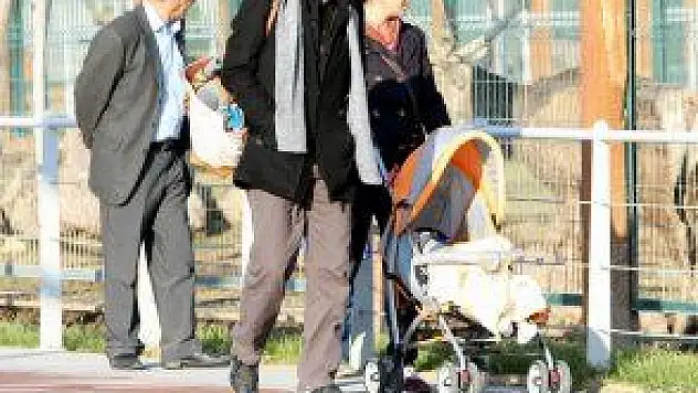 HAYVANAT BAHÇESİNE AYDA 20 BİN ZİYARETÇİ