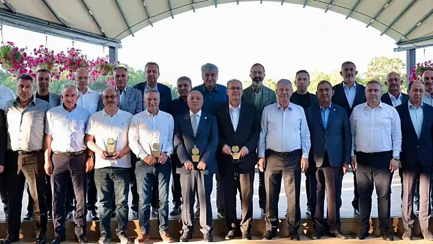 Hem veda hem vefa! Kayseri Şeker'de bayrak değişimi