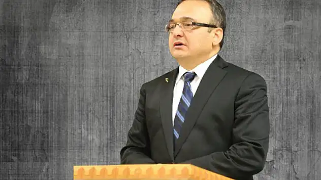 Hemşehrisi rektör yapmıştı