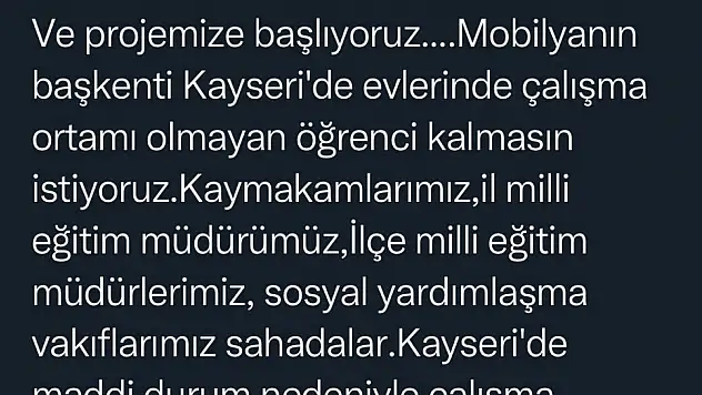 Her eve ders çalışma masası geliyor