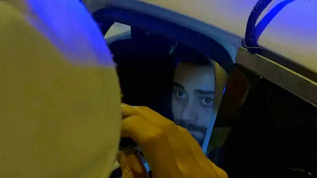 Dur ihtarına uymayan sürücü önce araçla, sonra yaya olarak polisten kaçmaya çalıştı