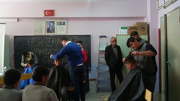 'Her Zaman Yanınızdayız' Projesi ekibi Gazi mahallesinde