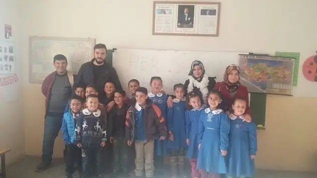 'Her zaman yanınızdayız' projesi ekibi Saraycık mahallesinde