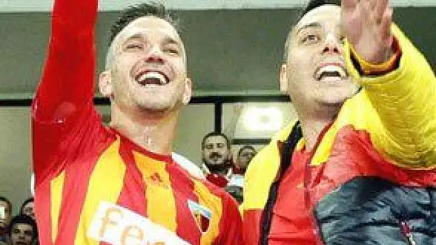 HERKES GİTSİN BİR TEK SİMİC KALSIN