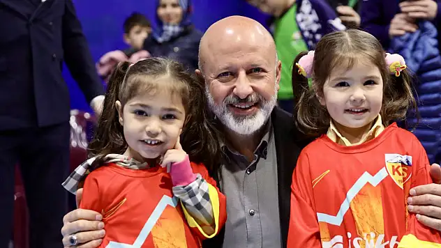 Herkesi Kayserisporlu yapan Başkan!