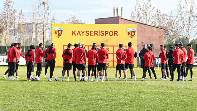 Futbolseverlerin merakla beklediği açıklama geldi! İşte fiyatlar...