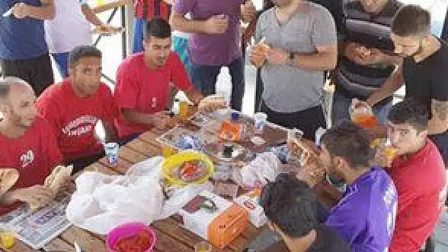 HEYECAN İSTEYEN GELSİN