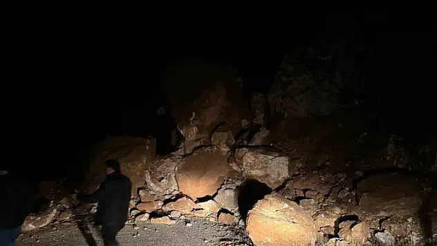 Heyelan nedeniyle kapanmıştı! İşte  yolda son durum