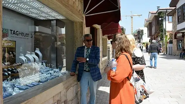 Hiç eğitimi olmayan Kayserili, 15 dilde konuşabiliyor