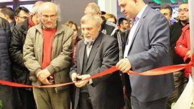 'HİÇ' FOTOĞRAF SERGİSİ AÇILDI