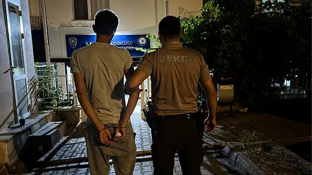 Hırsızlık suçundan aranan hükümlü yakalandı