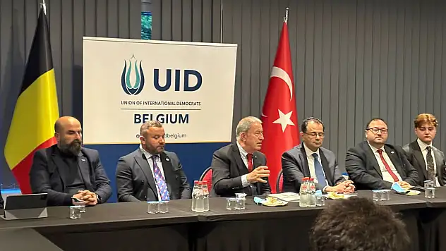 Hulusi Akar'dan Avrupa Türklerine kritik mesaj!