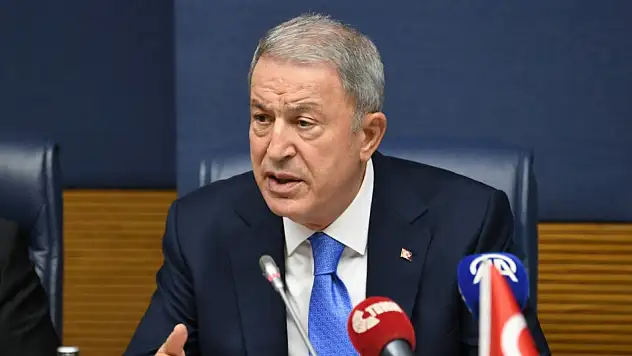 Hulusi Akar'dan derin mesaj: Cin şişeden çıktı