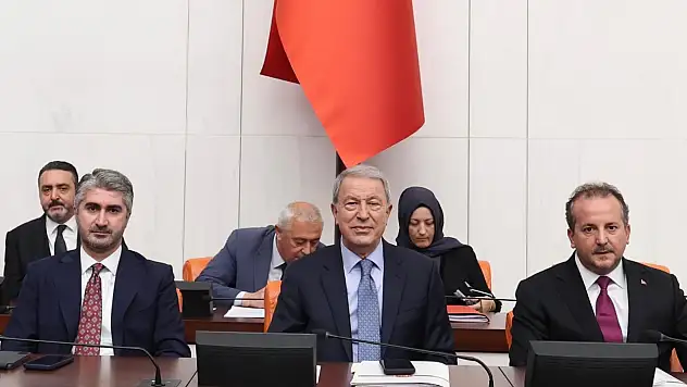Hulusi Akar Türkiye gündemine oturan düzenleme hakkında konuştu