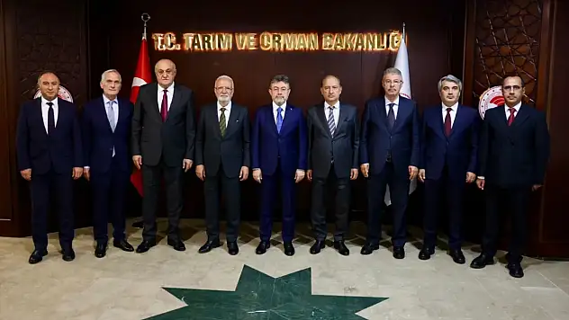 Hüseyin Akay'dan şeker sektörünün gündemine ilişkin görüş alışverişi