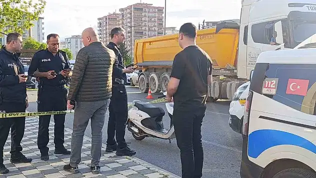 Husumetlisini hedef aldı, motosikletteki çocukları yaraladı