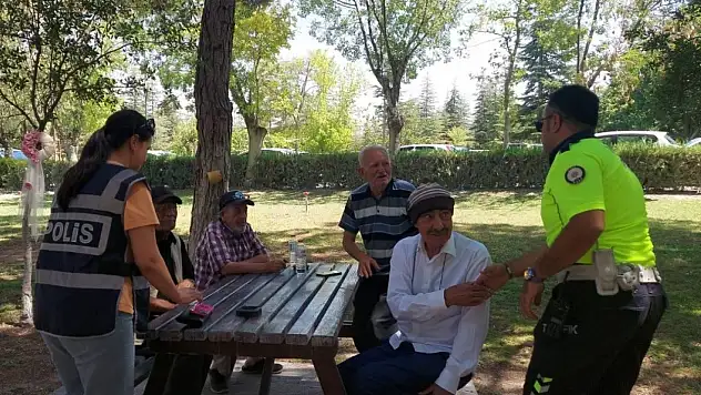 Yaşlılar dolandırıcılara karşı uyarıldı