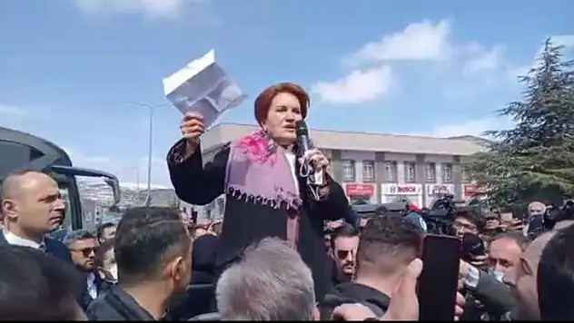 İcra gelen çiftçi isyan etti... Akşener, sert tepki gösterdi:  Haram olsun, zıkkım olsun…