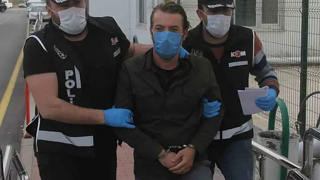 Ceyhan Belediye Başkanı Kadir Aydar'ın 300 bin dolar rüşvet aldığı iddia edildi