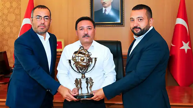 İki iş adamı Vali'yi neden ziyaret etti?