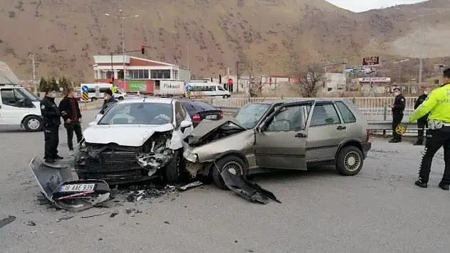 Feci kaza, kafa kafaya çarpıştılar