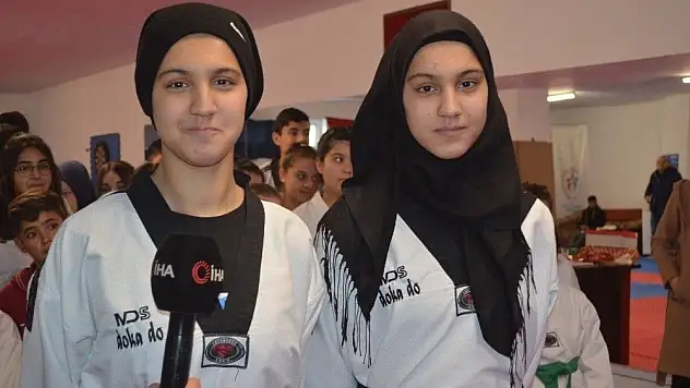 İkiz taekwondocular minderde başarıya doymuyor