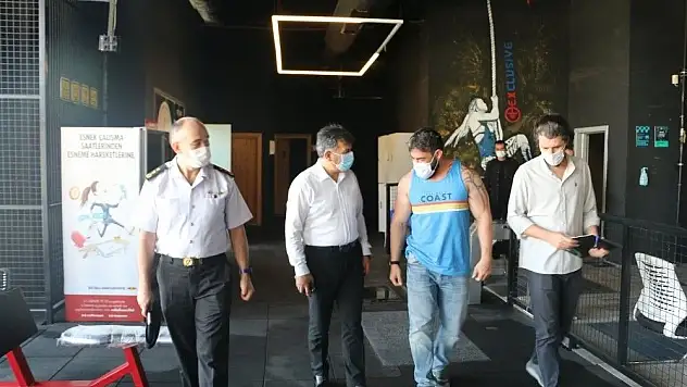 Jandarma Komutanı ve Müdürden maske denetimi 